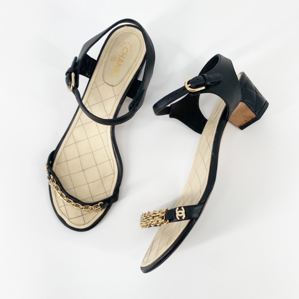 Chanel Black Quilted Leather Gold Chain Link CC Pearl Single Strap Sandals 40 - Picture 3 of 15